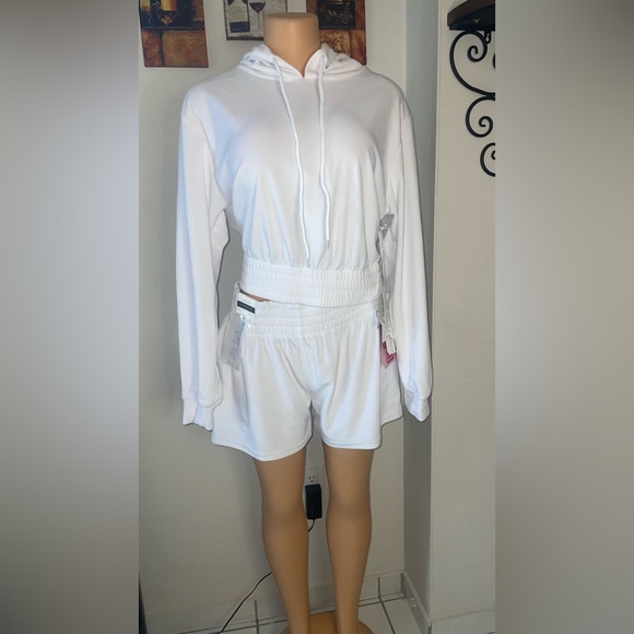 NWT COZY SET SHORT & HOODIE WHITE SIZE XL - Picture 3 of 10